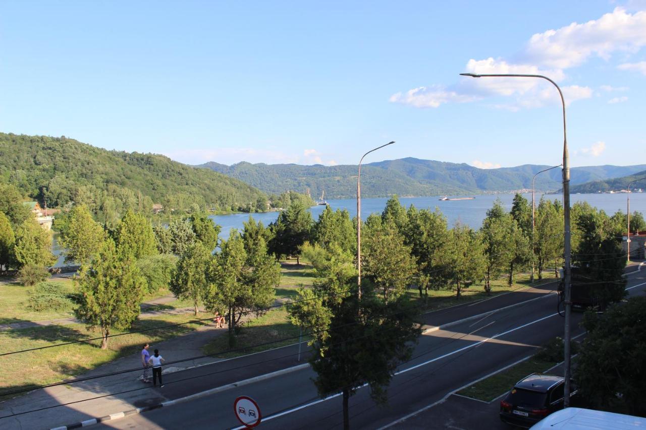 Вилла Pretty Garden Оршова Экстерьер фото